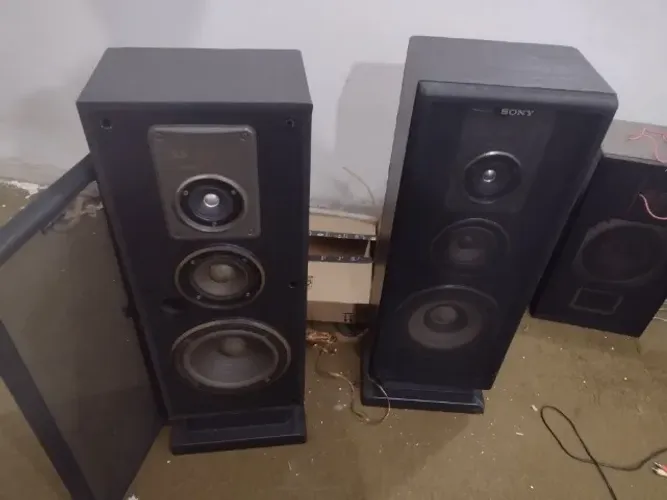 Par de caixa sony SS B 3900 em bom estado, funcionando perfeito