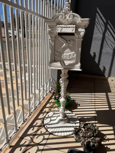 Caixa de Correios em Ferro fundido, pedestal colonial