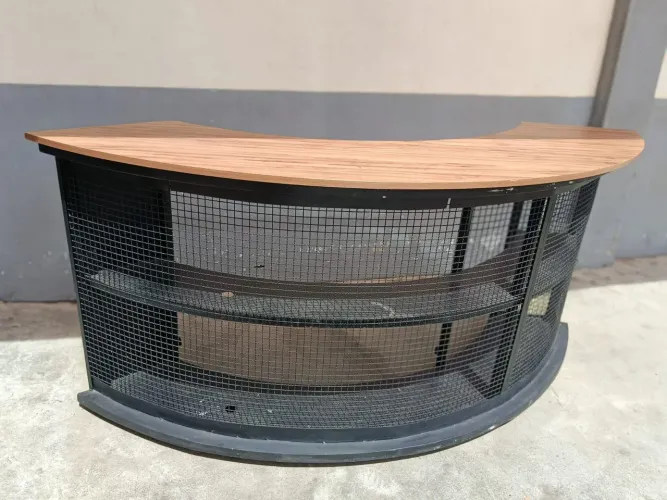 Balcão ferro + tampo de mdf