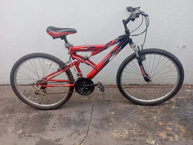 Vendo Bicicleta Monark com Nota fiscal original.