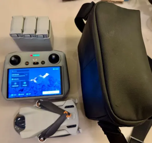 DJI Mini 3 combo Fly More RC com tela
