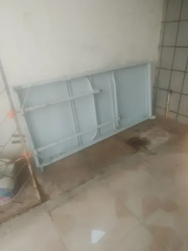 Cama hospitalar completa com a duas lavancas em ótimo estado