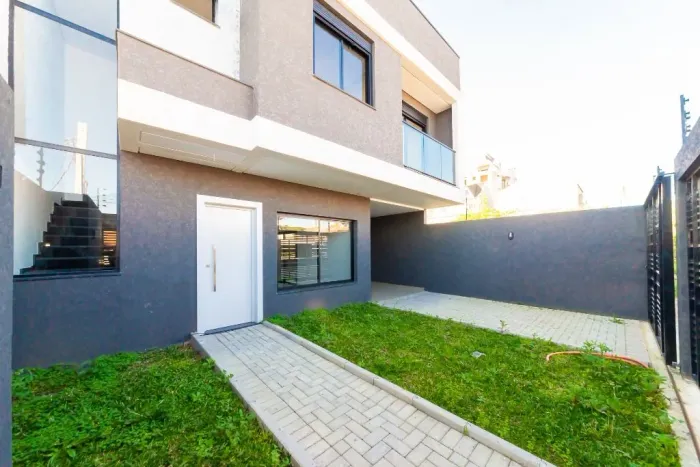 Sobrado com 3 quartos à venda, 123 m² por R$ 847.000 - Uberaba - Curitiba/PR