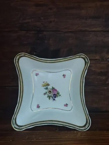 Vendo saladeira antiga Porcelana Real (S. Paulo).