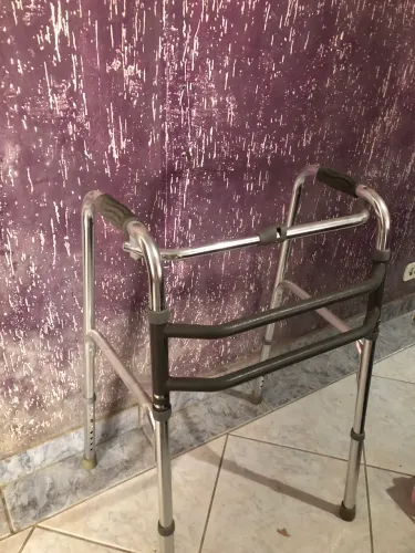 Andador para reabilitação 