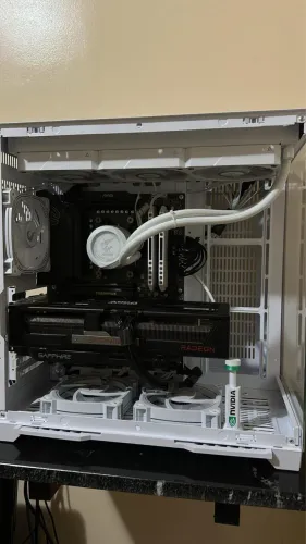 Computador Gamer 9800X3D RX9070XT 32GB DDR5 6200