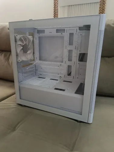 Gabinete gamer branco