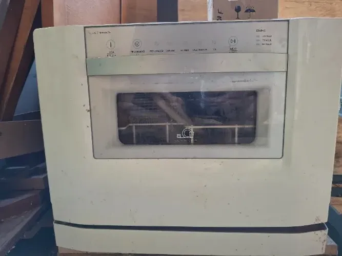 Lava Louça Electrolux 6S LE06A BR ( retirada de peças)