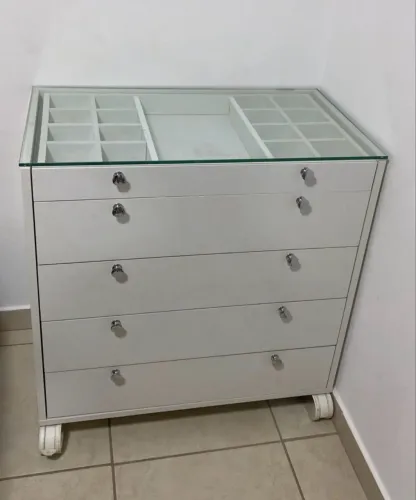 cômoda/ penteadeira