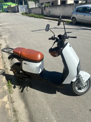 Scooter Eletrica retrô Grazzy 2024