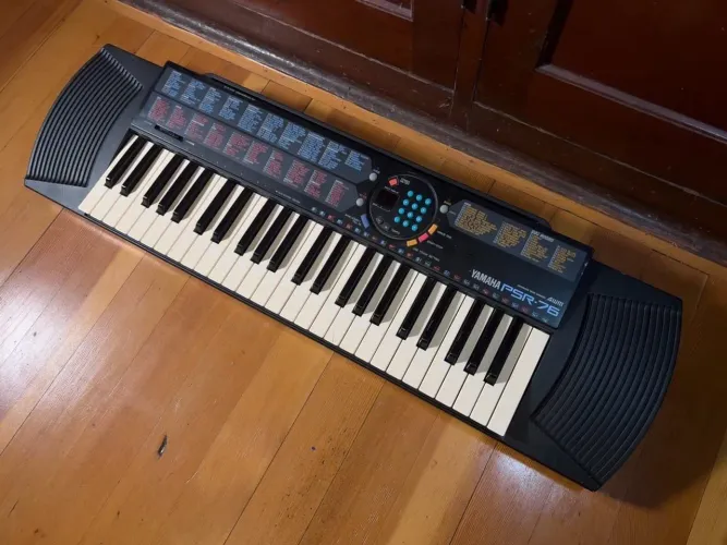 Teclado musical Yamaha PSR 76 <br>