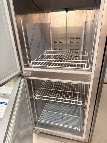 Freezer vertical comercial