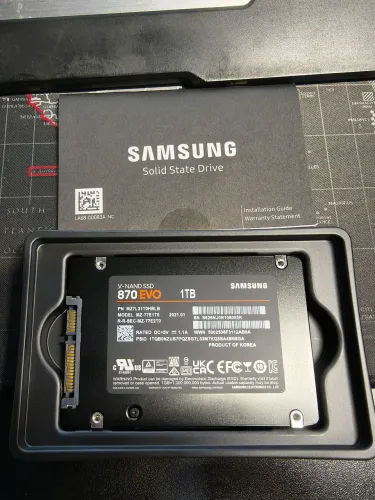 SSD Samsung 870 EVO 1TB - 0 horas de uso