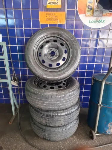 4 Aros R15 ,5 Furos Já com Pneus 195/65R15 91h