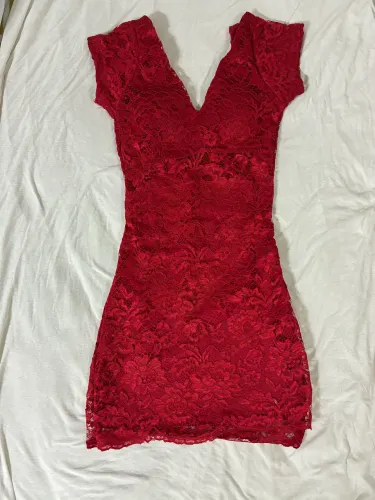 VESTIDO RENDA VERMELHO CURTO
