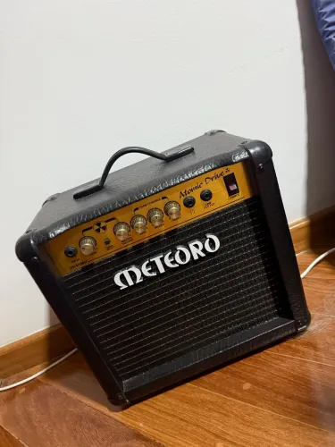 Amplificador Meteoro AtomicDrive 20 raridade