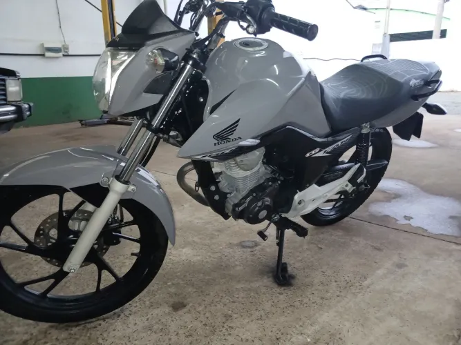 Vendo ou troco por xtz 250 ou cg mais nova ..cg 160 2021 
