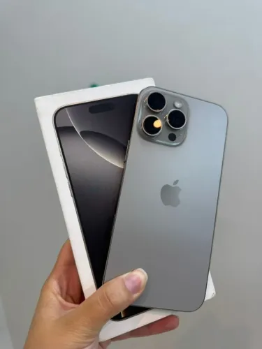 iPhone 16 Pro Max 256GB Natural Seminovo 91% - com caixa- Retire em loja física na Savassi