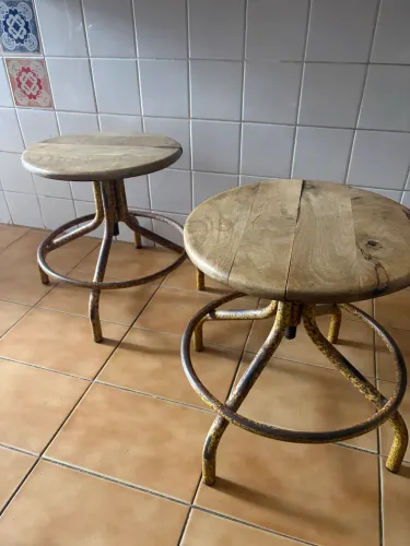 Banqueta giratória estilo industrial