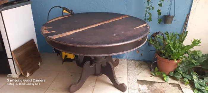 Mesa de jantar antiga
