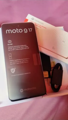 Motorola Moto G17 - Novo na Caixa (Cor Roxo)