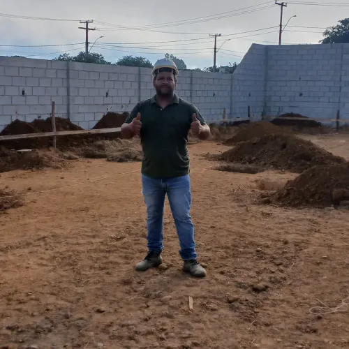 Mestre de obras,empreiteiro 77-9. *