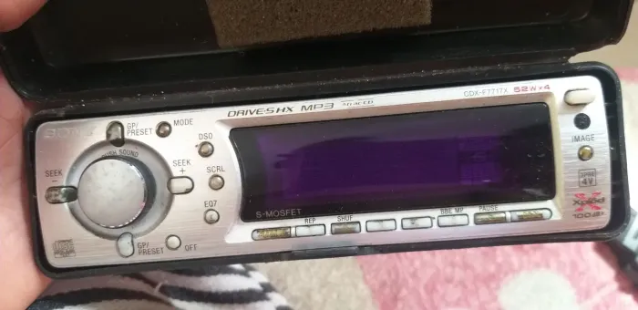 Frente som sony cdx-f7717x