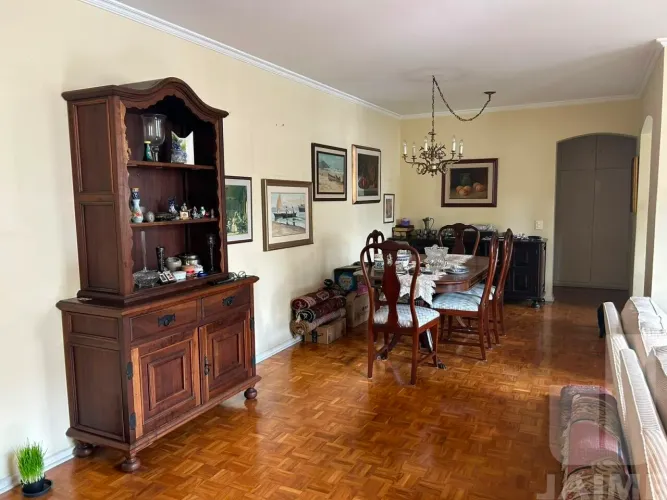 Apartamento Vista Livre no Coração de Higienópolis 02 Vagas Amplas