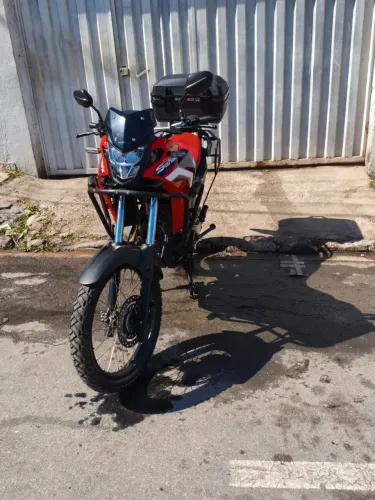 Vendo moto, semi nova!