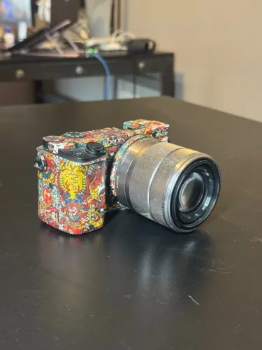 Sony A6400 + Lente 16-50mm + 2 Baterias