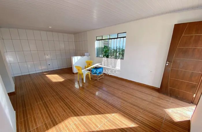 Casa com 2 Quartos para Alugar em Almirante Tamandaré - PR