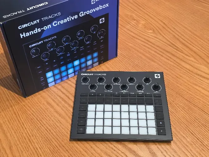 Novation Circuit Tracks | Impecável