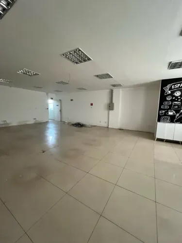 Alugo 2 salas comercial holandeses