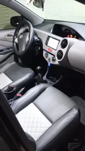 Toyota Etios XS 1.3 Flex 16V 5P Mec. 2013