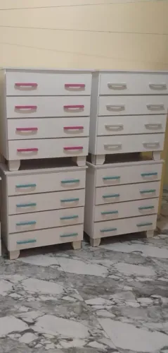 Cômoda 4 gavetas