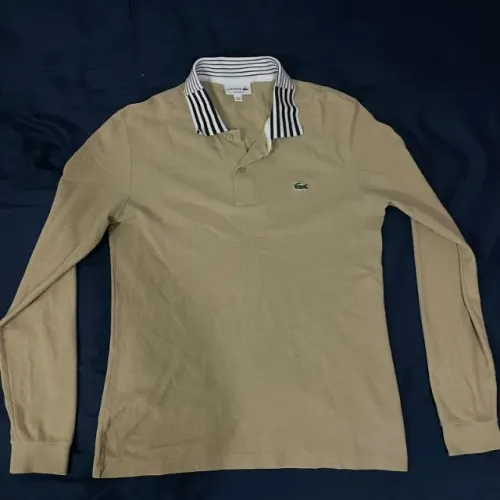 camisa polo lacoste manga longa bege/caqui (gola listrada)