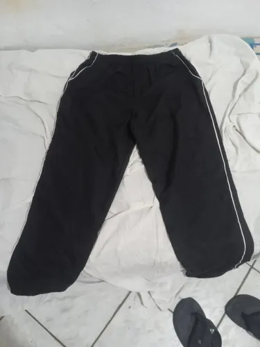 Vendo calça 100% poliéster
