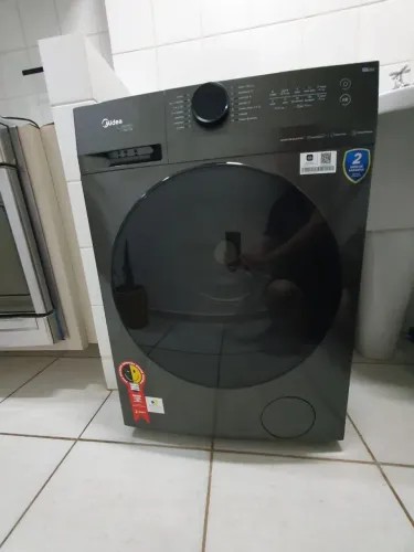 Máquina de lavar e secar Midea