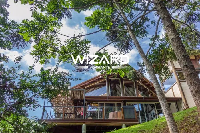 Casa com Vista Permanente para a Pedra do Baú na Serra da Mantiqueira