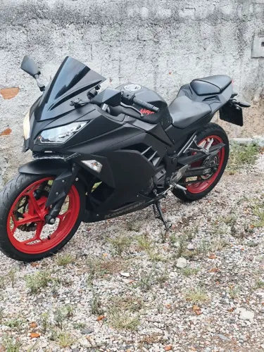 Kawasaki Ninja 300 2013 / Troca ou venda.