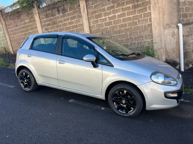 Fiat Punto Attractive 1.4 Fire Flex 8V 5P 2013