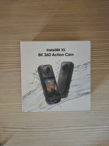Insta360 x5