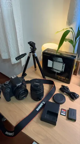 Canon T6i + 18-55mm + 50mm 1.8 STM + LED + Tripé | Kit Completo