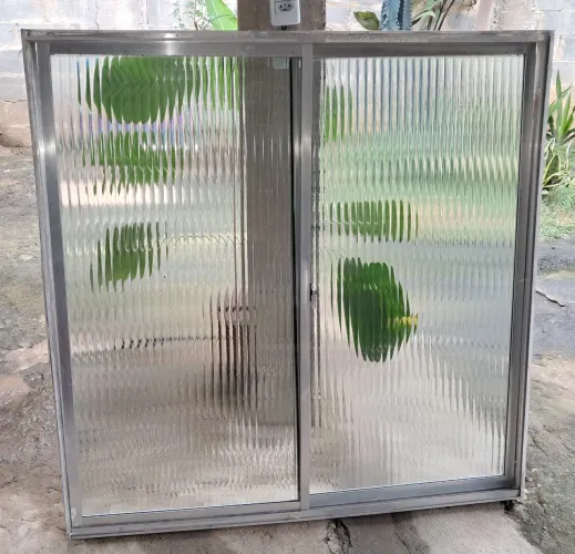 Janela 120 x 120 cm