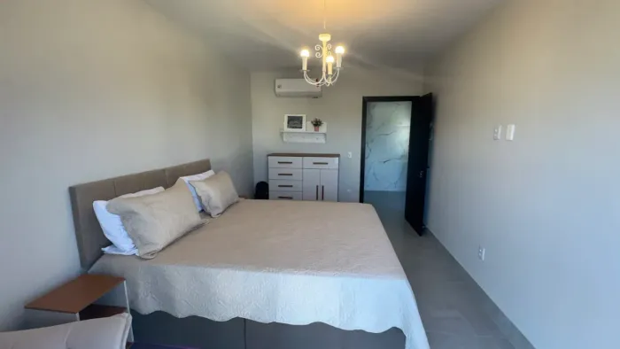 Temporada Praia Grande Linda Casa Duplex Piscina 3 Quartos com Ar Split 1 suíte Churrasque