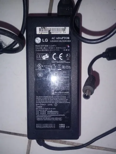 Fonte LG ac adaptar  19v.  