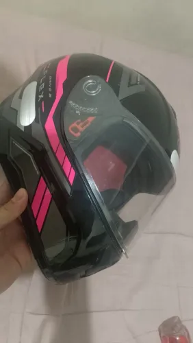 Capacete flys, em perfeito estado de conservação. Tamanho 56.com viseira transparente