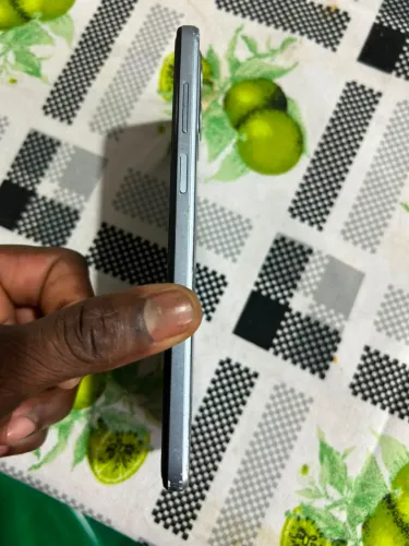 Motorola g53