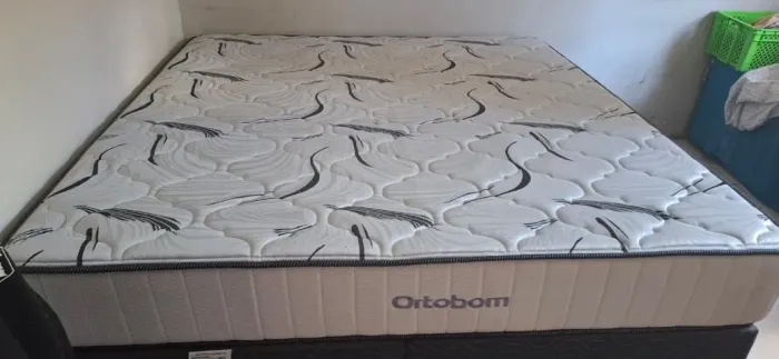 *Oportunidade* Cama King Ortobom