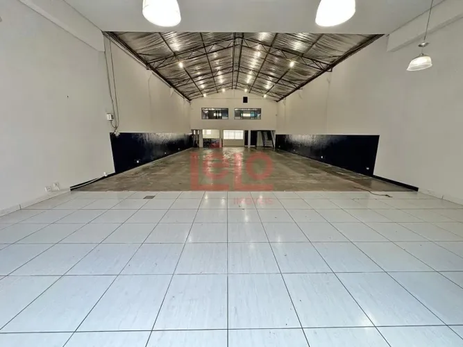 Barracão para alugar por R$ 5100.00, 302.60 m2 - JARDIM ALVORADA - MARINGA/PR